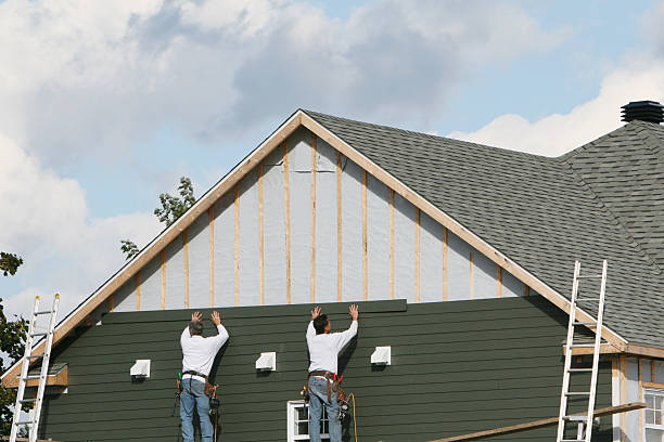 Professional Siding technician working in New Columbia, PA